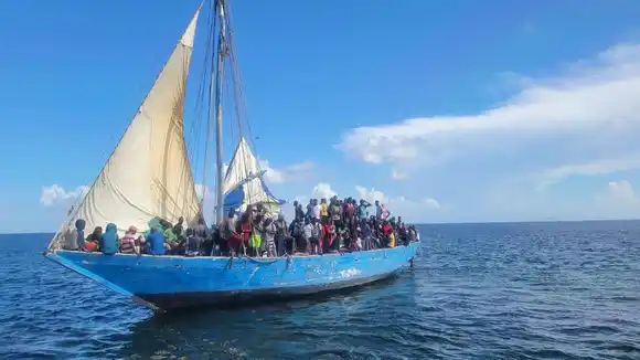 INTERCEPTAN en La Florida velero varado con más de 150 migrantes