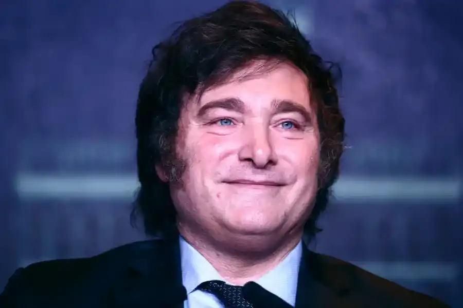 Milei asistirá al Colón acompañado por una invitada especial