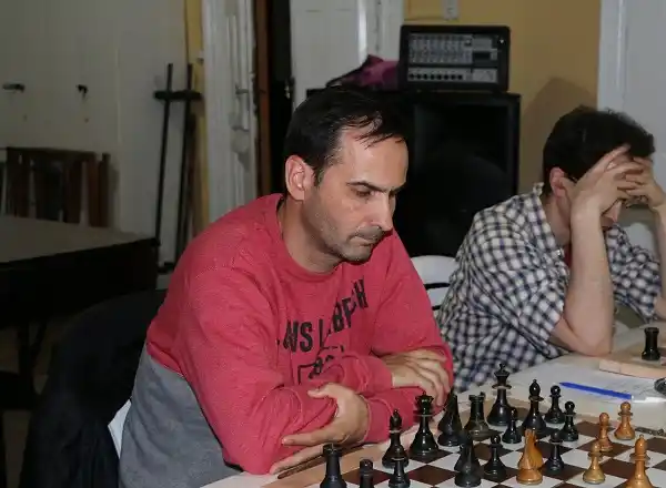 Magallán sigue ganando y se consolidó al frente en Primera