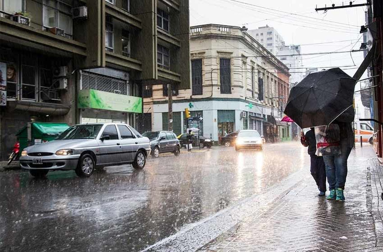 A sacar el paraguas: anuncian lluvias hasta el lunes en Rosario