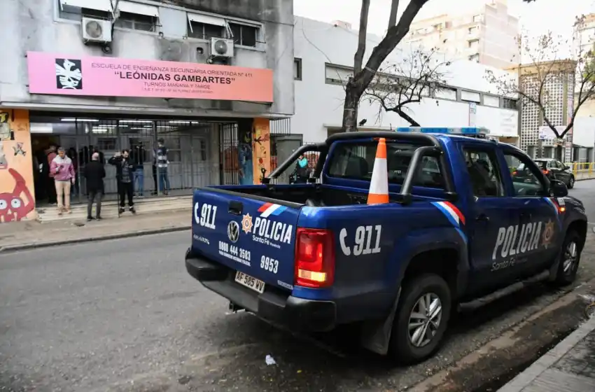 Las escuelas amenazadas no retomaron las clases este martes