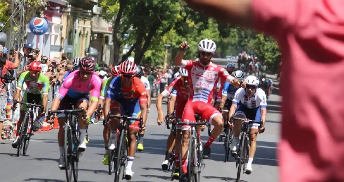 Buen trabajo de Francisco Viollaz en la primera etapa de Rutas de América
