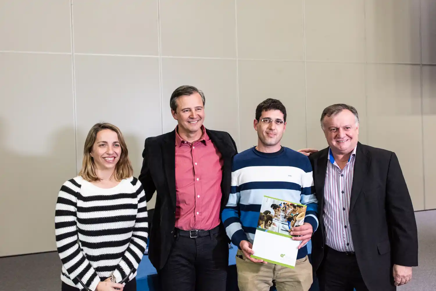 El gobierno entregó aportes a clubes y deportistas