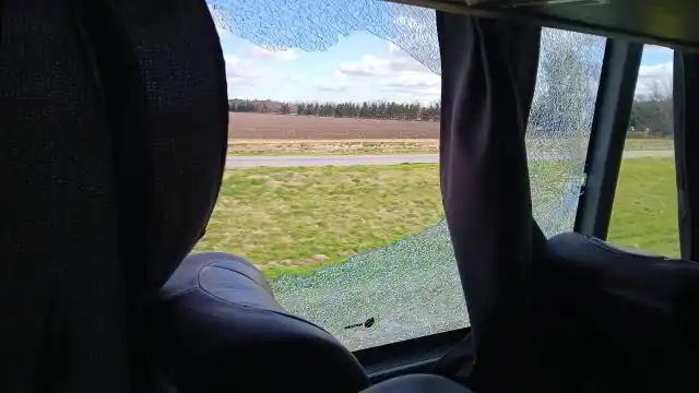 Desde la empresa buscan cámaras de seguridad en la zona.