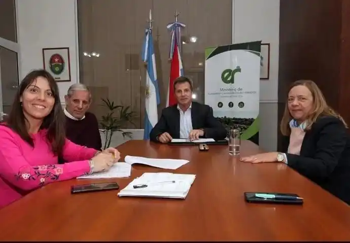 La intendenta mantuvo una reunión por la Planta Potabilizadora