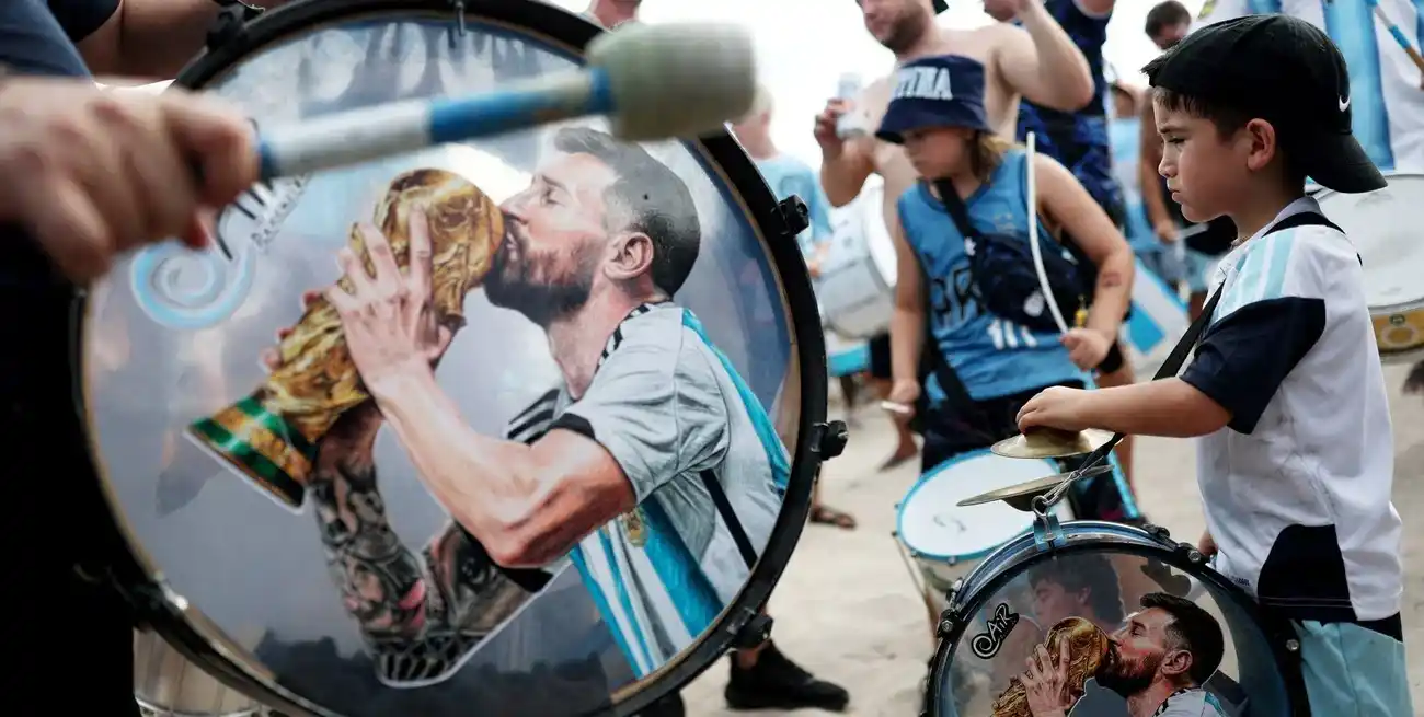 Locura Argentina en la previa del partido con Cabo Verde REUTERS/Amanda Perobelli TPX IMAGES OF THE DAY