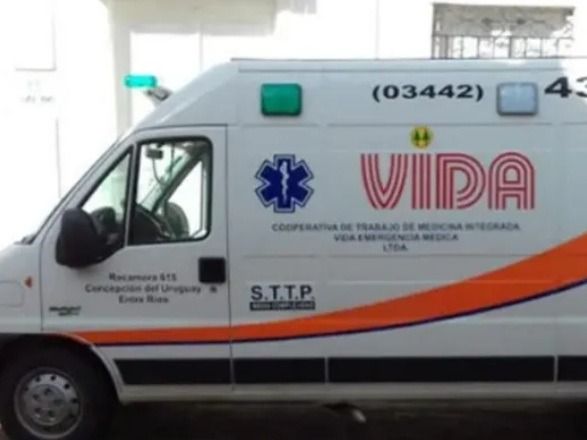 Ciclista chocó contra la puerta abierta de un auto y terminó en el hospital