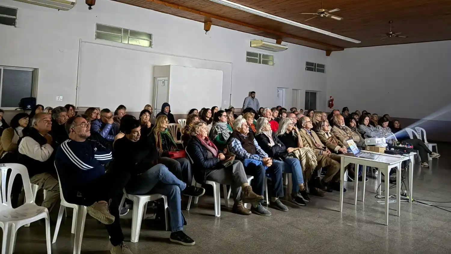 Argentina sangra: realizaron una jornada de debate sobre la Hidrovía y el dragado del río Paraná