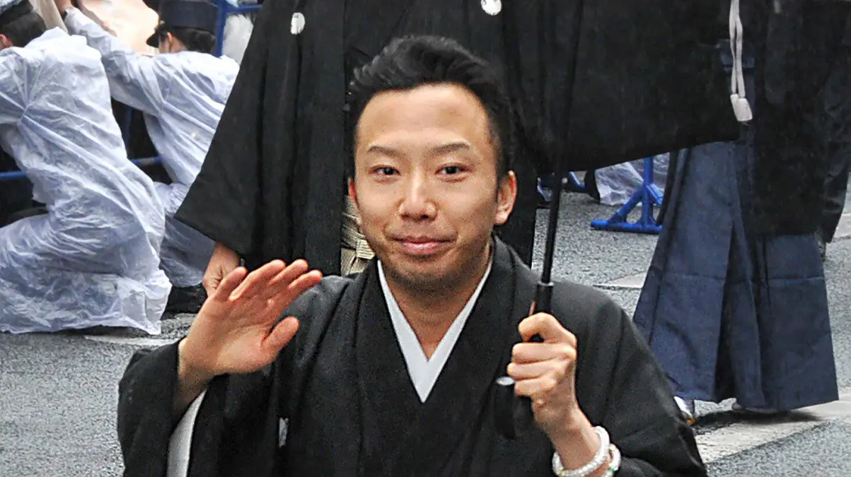 Detienen a famoso actor japonés de «kabuki» por muerte de su madre
