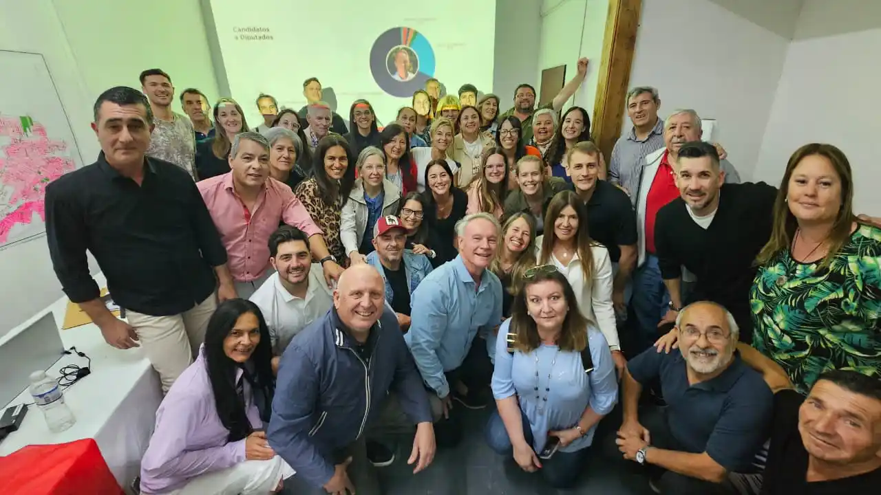 Crespo ratificó su apoyo a Darío Schneider y al gobierno local