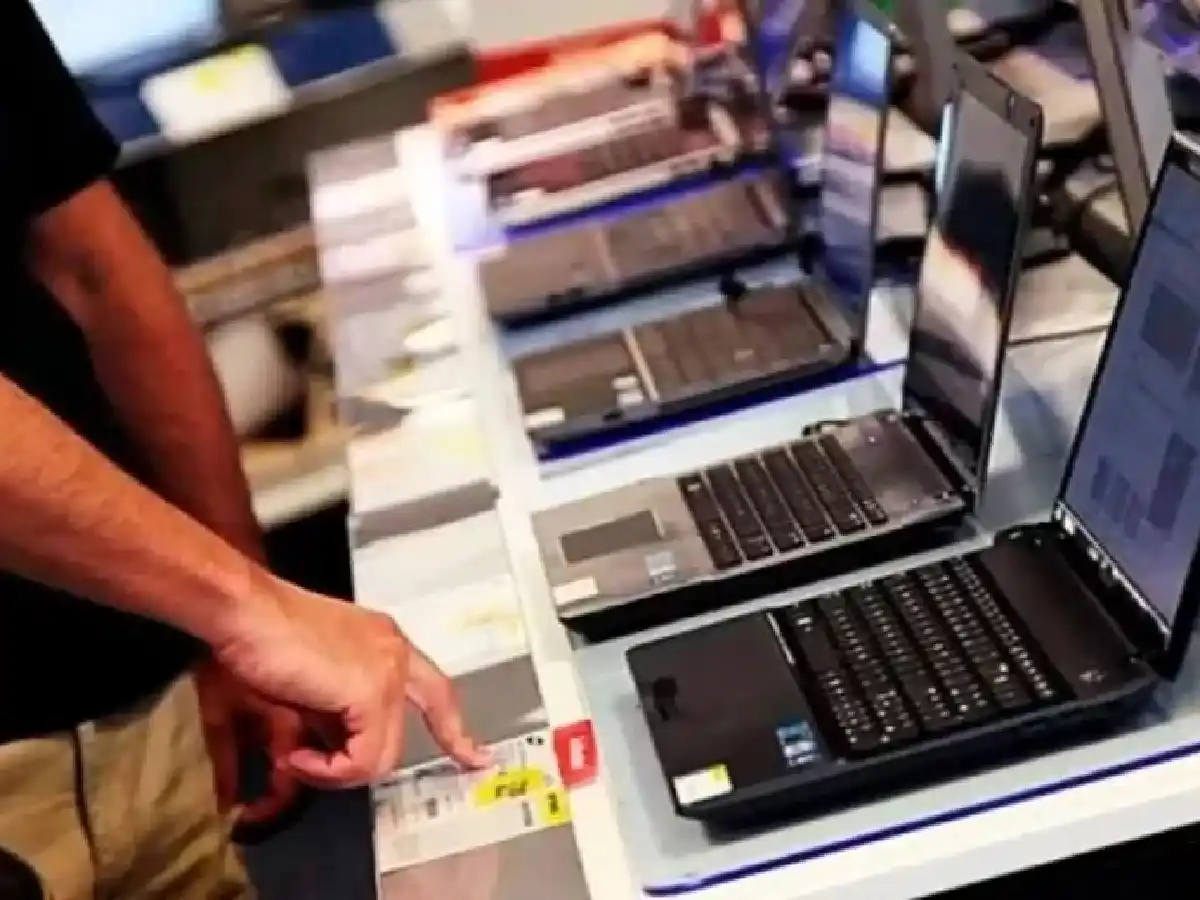  Aranceles a las notebooks: altos  precios y faltantes en la ciudad