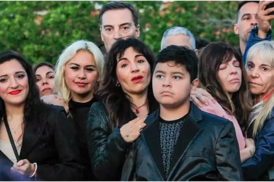 El dolor de los hermanos Maradona durante el homenaje a Maradona