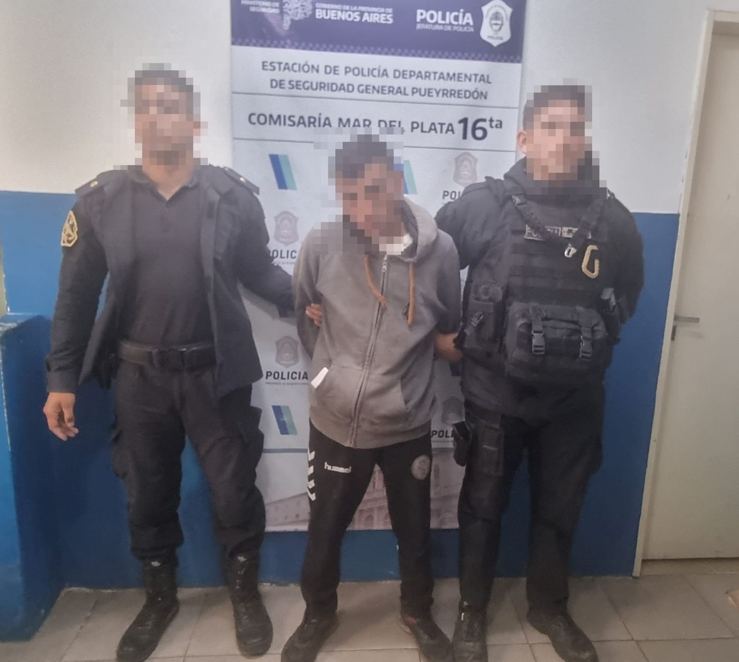 Un joven rompió el parabrisas y capot de un auto