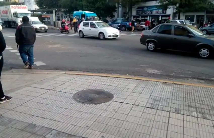 Falleció una ciclista al ser atropellada por un colectivo en el Metrobús Norte