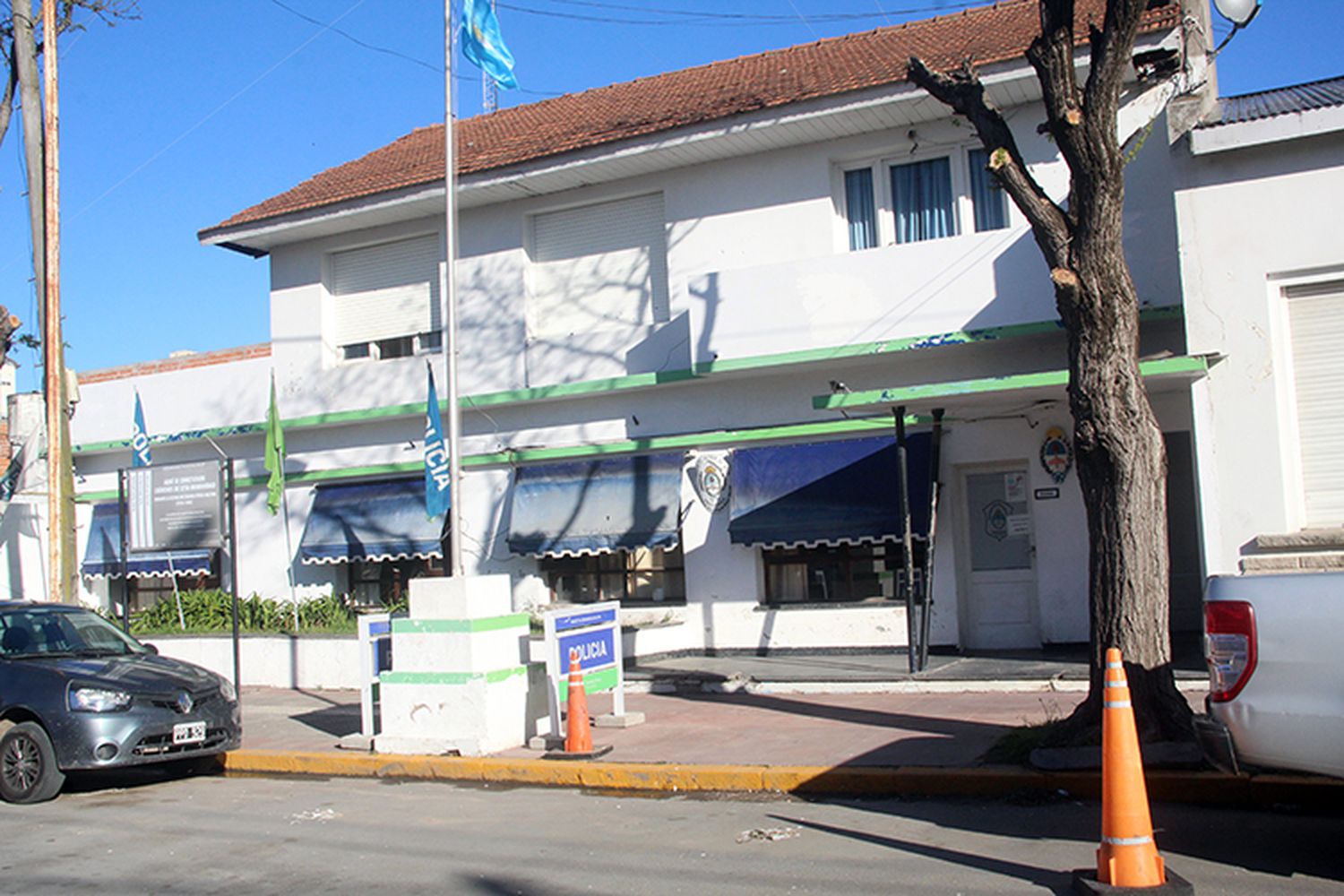 Un encapuchado y con un arma asaltó a empleada de un kiosco