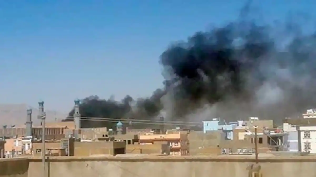 ATENTADO TERRORISTA DEL EI: al menos 18 muertos en la explosión de una mezquita en Afganistán