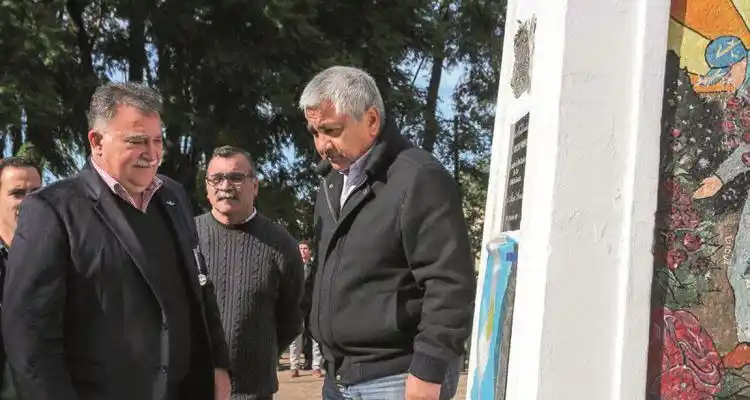 > El río se mantiene por encima de los 4 metros