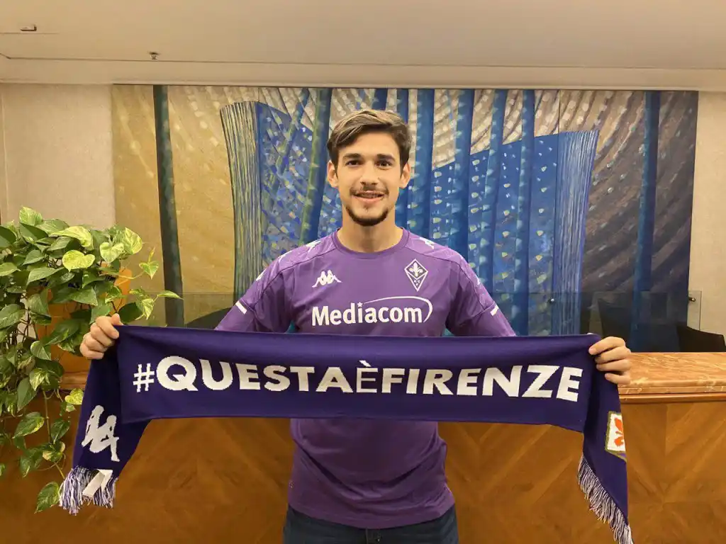  Fiorentina recibió a Lucas Martínez Quarta