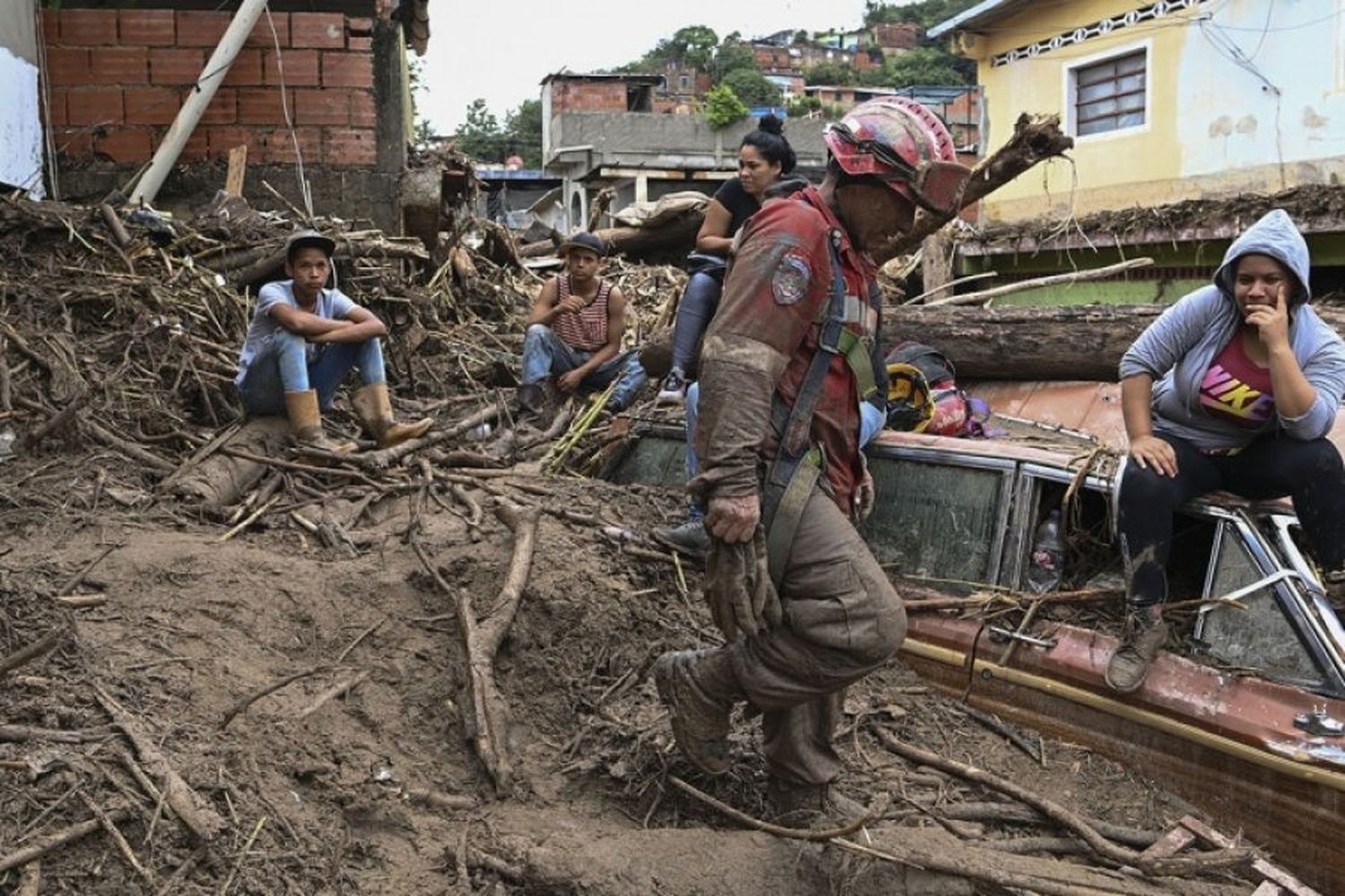 Venezuela: 25 muertos y 52 desaparecidos por un deslave causado por fuertes lluvias
