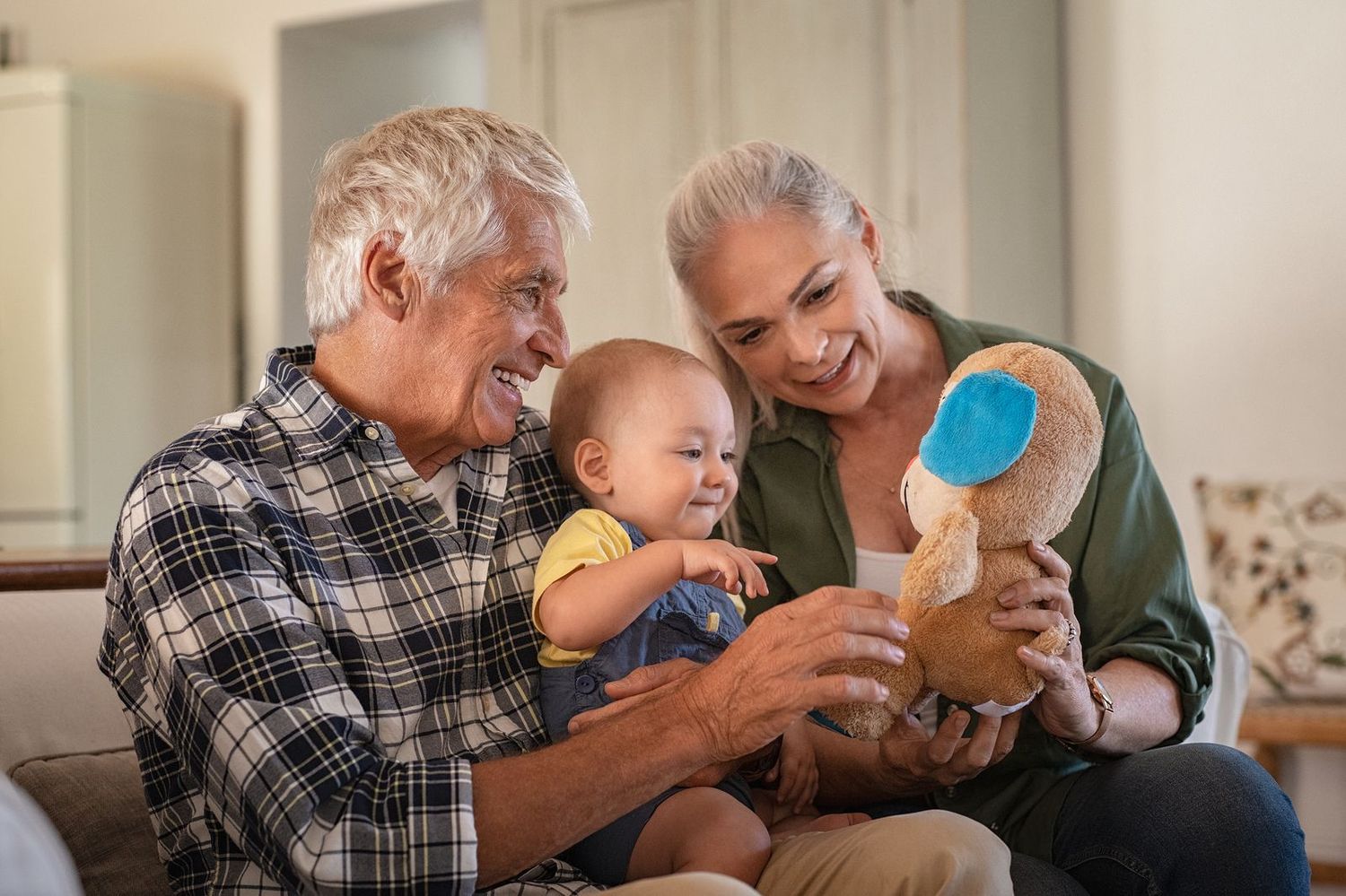 Mirar a los abuelos nos renueva en la esperanza