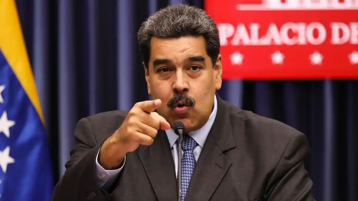 Maduro pidió la renuncia al gabinete tras el masivo apagón