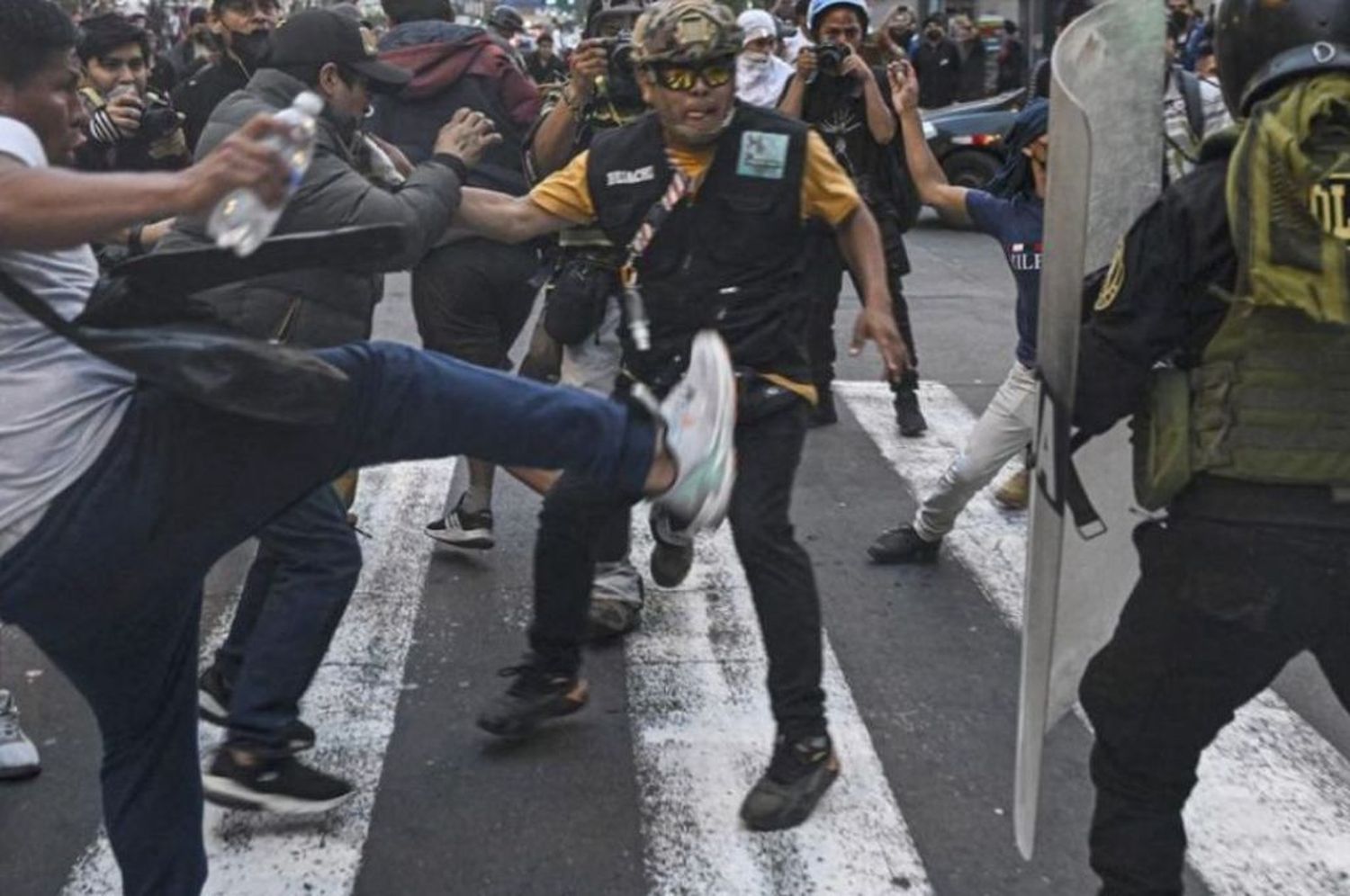 Protestas en Perú: cortes de rutas y marchas a favor del ex presidente Castillo