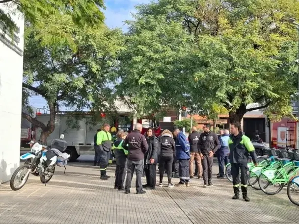 Más de 200 personas participaron de un simulacro de evacuación por incendio en el Centro Municipal de Distrito Noroeste