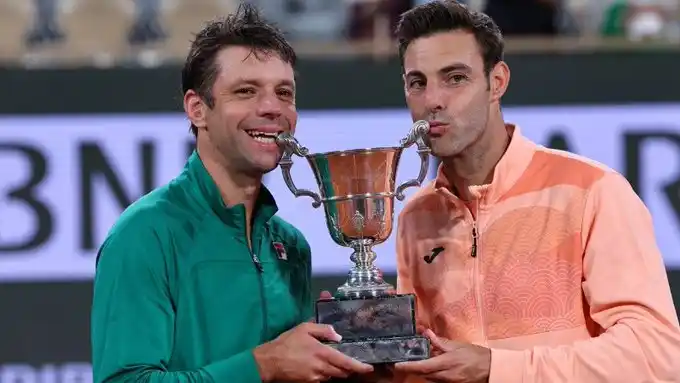 Horacio Zeballos campeón de Roland Garros en dobles juntoa a Marcel Granollers.