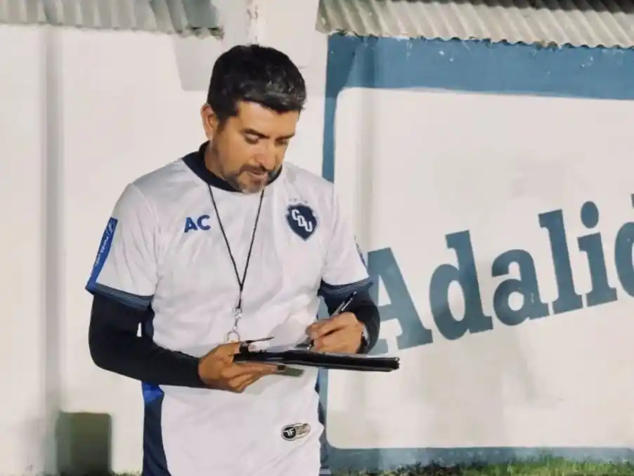 Beto Acosta y su vuelta como DT: “Me volvió a picar el 'bichito' y me sedujo el proyecto de Deportivo”