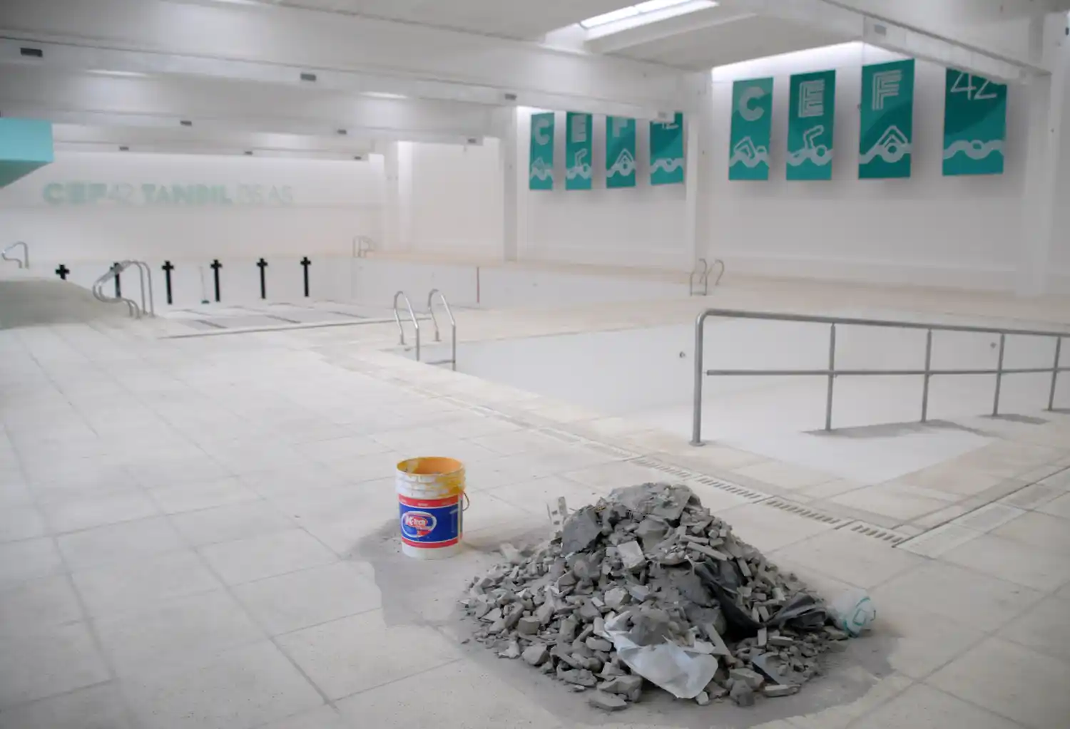 Las piletas del CEF 42 siguen vacías por problemas de infraestructura y no pudieron iniciar las clases