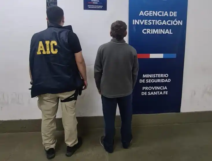 Detienen a tres personas por extorsiones a una empresa gastronómica