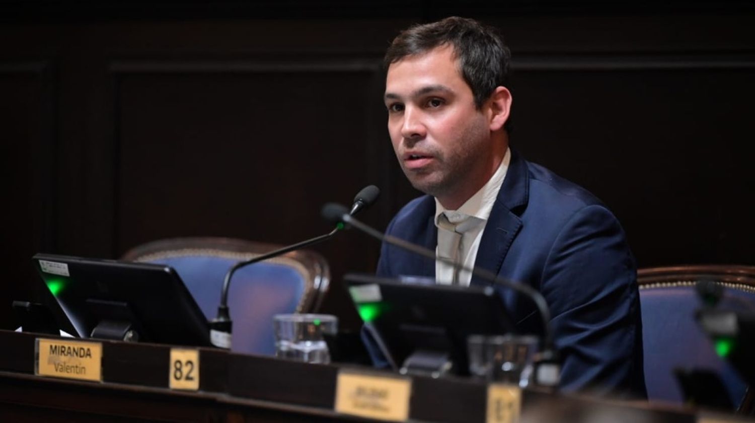 "Nos costó entenderlo": la fuerte reflexión del trenquelauquense Miranda en Diputados por la muerte del Papa Francisco
