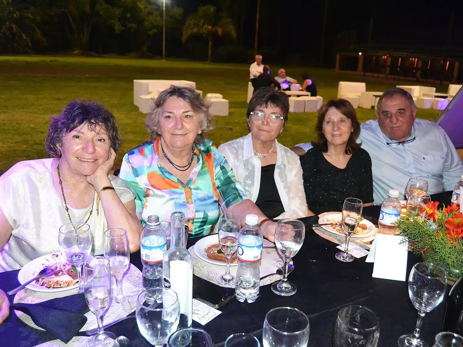 Gran cena solidaria a beneficio de la Escuela “Lucecitas”