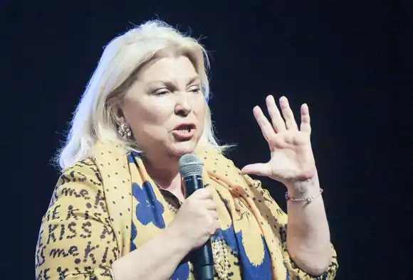 Carrió cruzó a Milei por sus críticas al periodismo. “No sabe a dónde va y por eso culpa a los medios”