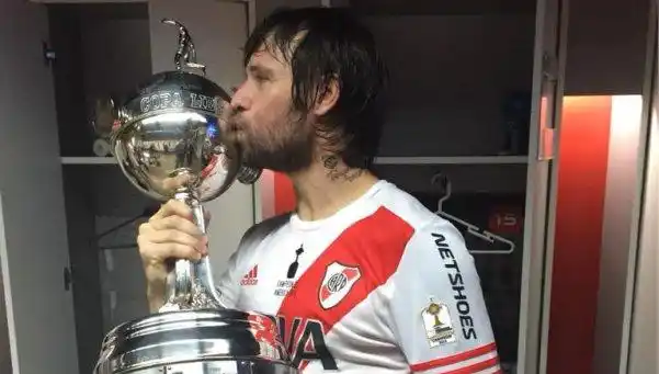 Fernando Cavenaghi se retira del fútbol