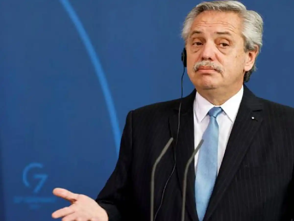 La RAE corrigió a Alberto Fernández por usar lenguaje inclusivo y Cerruti le respondió