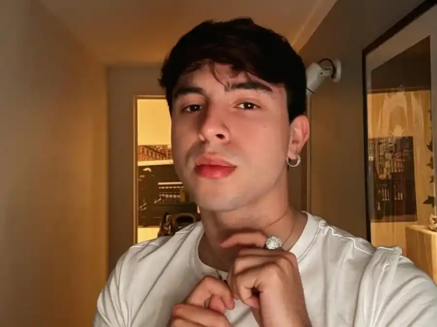 El duro descargo de Rusherking, harto de que Ángela Torres "se pasee por mil programas"