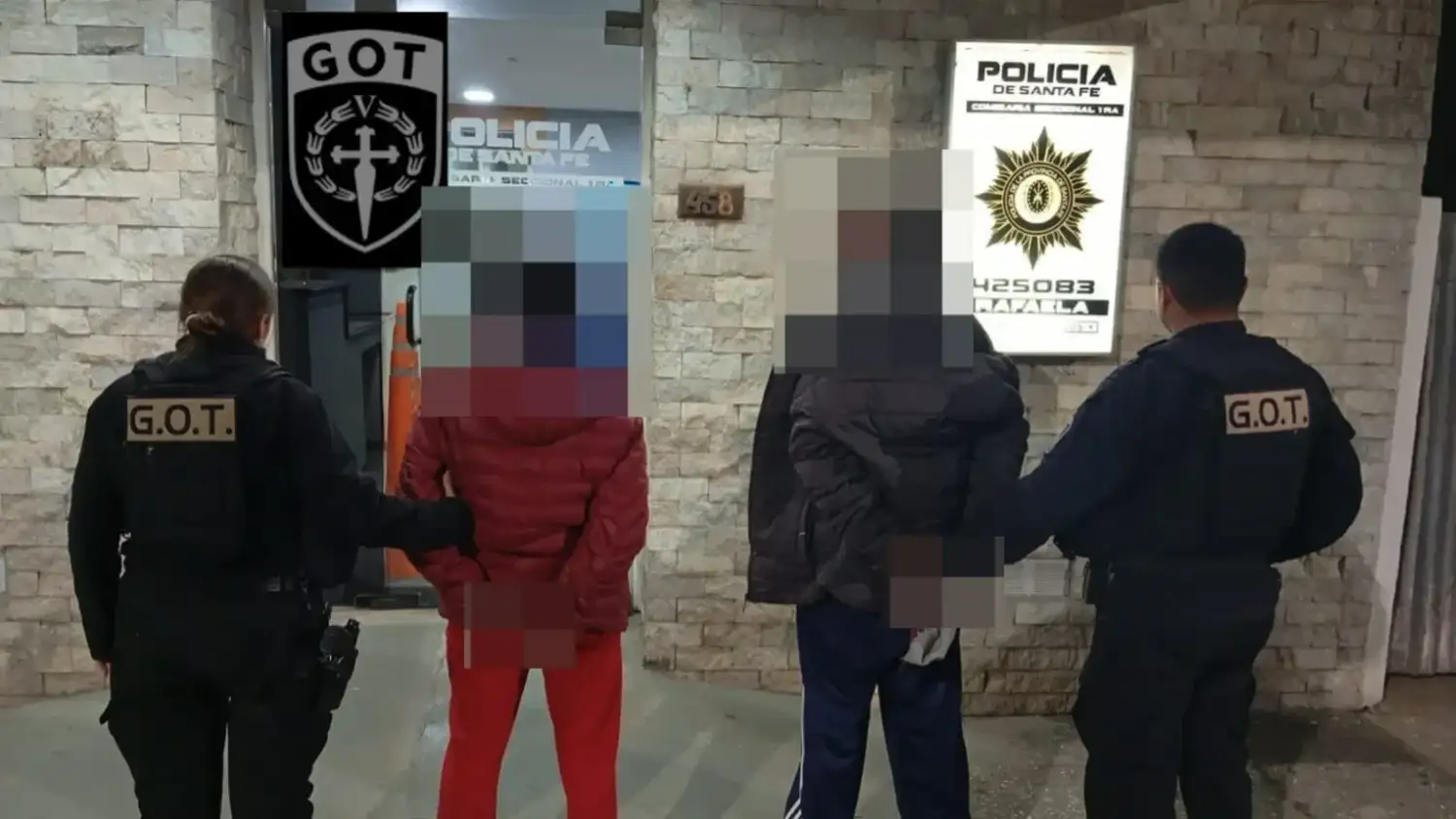 detenidos por robarle el celular a un remisero
