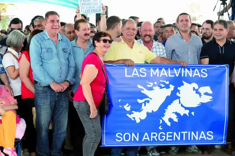 Insfrán: “Si seguimos en este tren, vamos a 
volver a ser colonia de alguno de los poderosos”