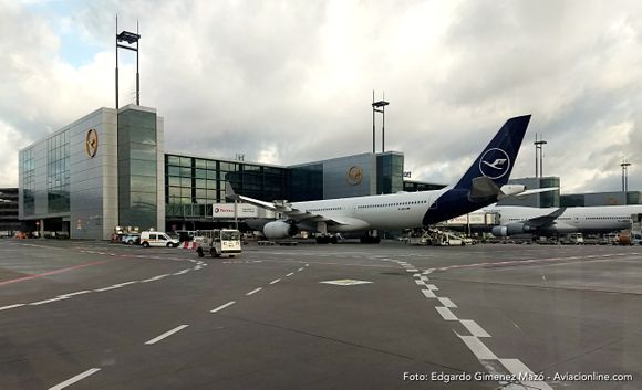 Alemania bloqueará su espacio aéreo a aeronaves rusas y Lufthansa cancela vuelos a Rusia