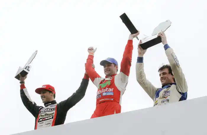 Christian Ledesma en lo más alto del podio de Toay. (Foto: Prensa ACTC)