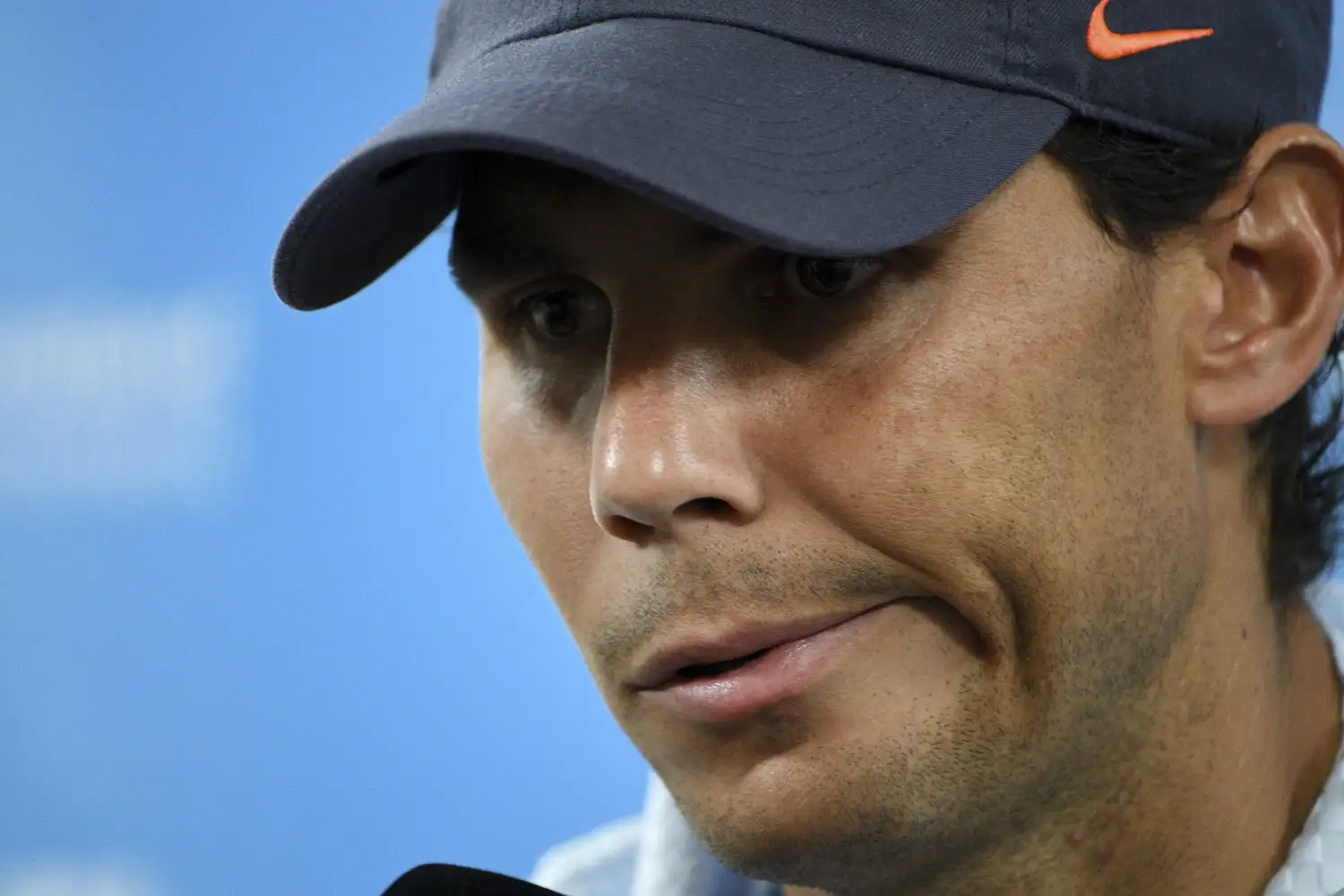Nadal se bajó por lesión