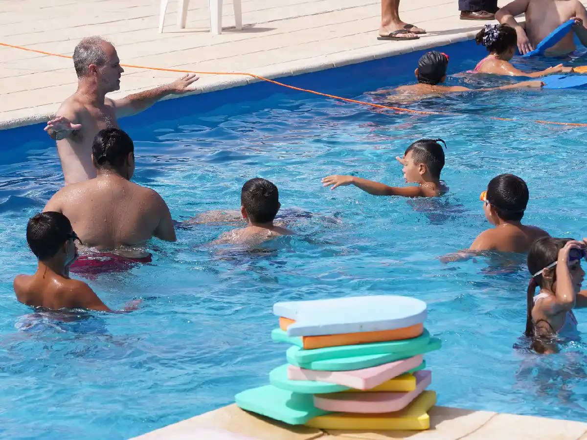 Plan de verano municipal: pileta y deportes para todas las edades