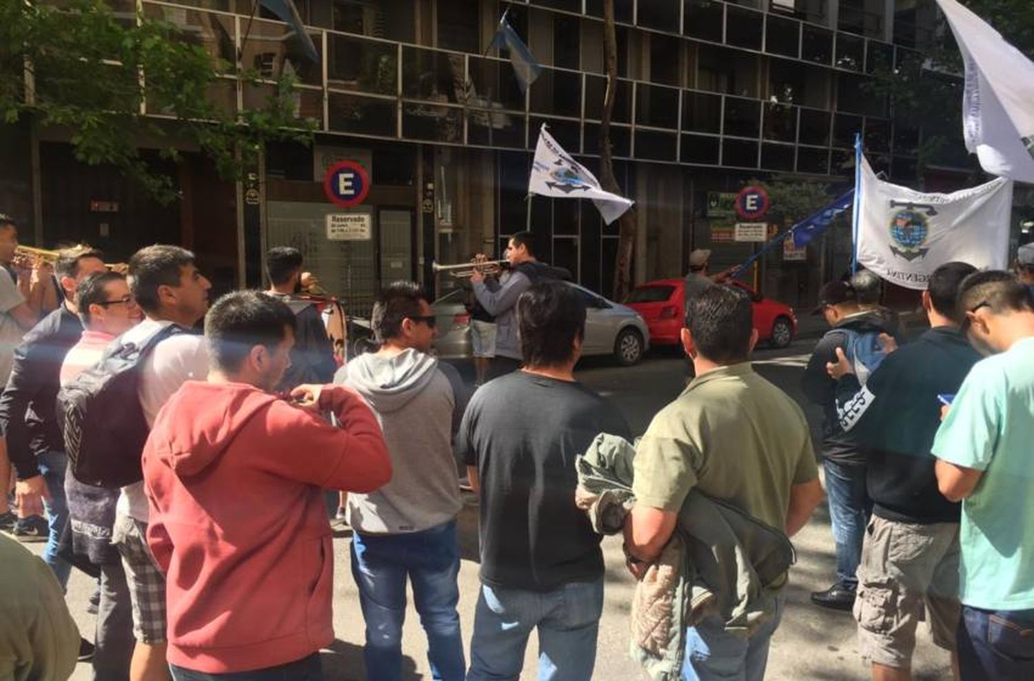 Trabajadores portuarios se movilizaron hasta el Ministerio de Trabajo