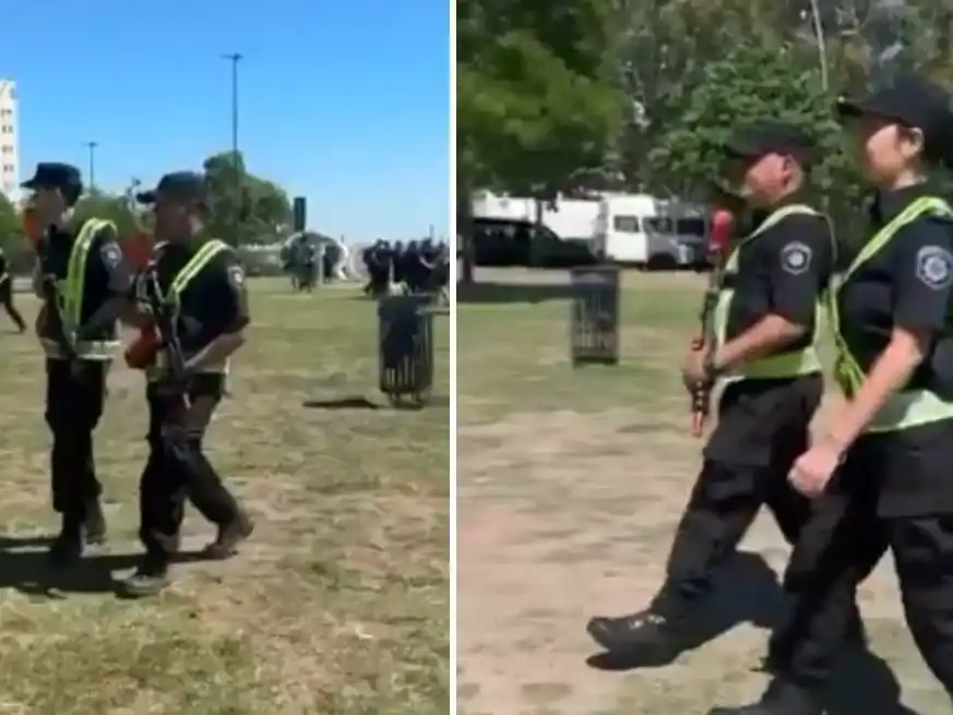 Los policías patrullan con las nuevas armas.