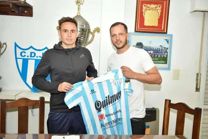 Giovanni Benedetti y Facundo Britos en Juventud Unida