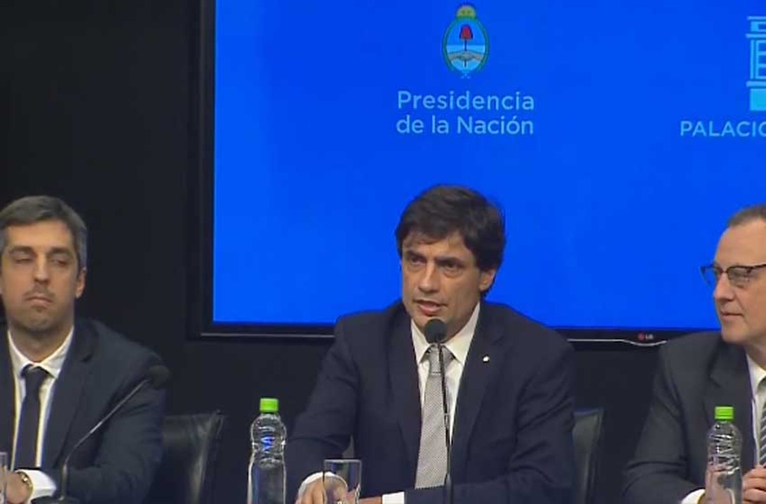 El Gobierno reasignó USD 45.130 millones para deudas e infraestructura