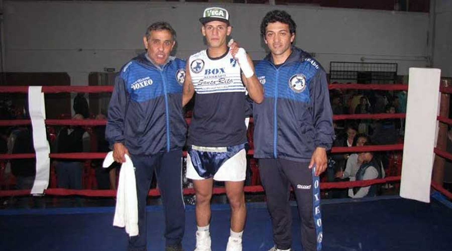 Boxeo: César Leonel Leiva tuvo un debut soñado