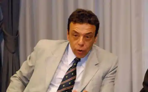 Zárate: Cáffaro informó que adelantará el pago aguinaldo y dará un bono a los municipales