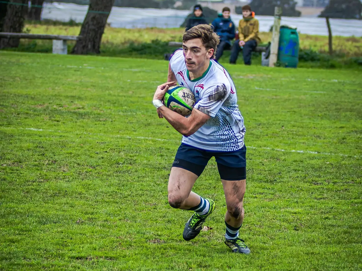 Bruno Moscuzza, uno de los tandilenses que arrancará como titular.
